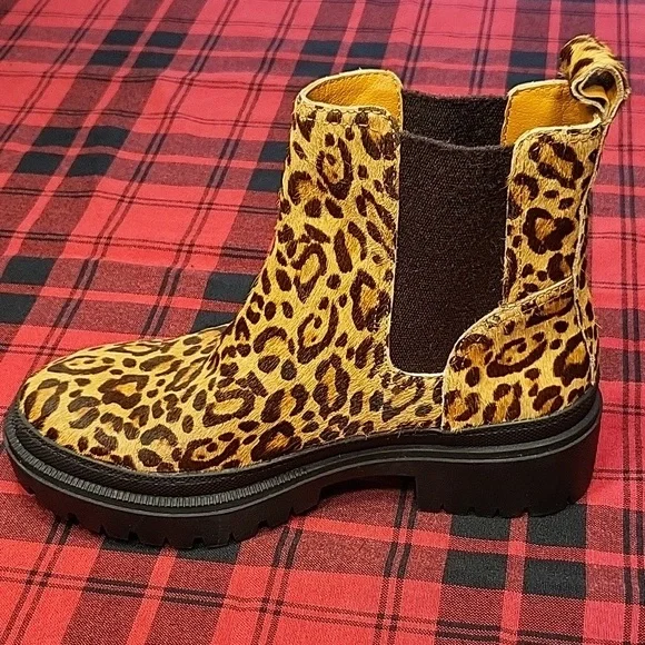 NWOT Lucky Brand Women Emali Tan Black Leopard Calf Hair Lug Sole Combat Boots - Picture 2 of 12